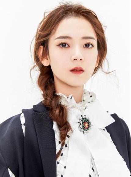 陈瑶具体资料,多才多艺的影视新星,从青涩校园到璀璨荧屏的蜕变之路