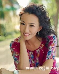 影视演员马丽的家庭背景,从平凡家庭走出的喜剧女王